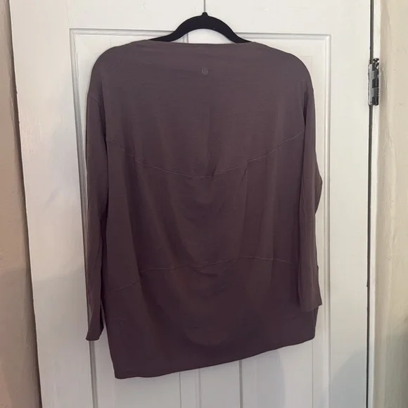 Lululemon Lightweight Athletic Long Sleeve Top - Picture 4 of 4